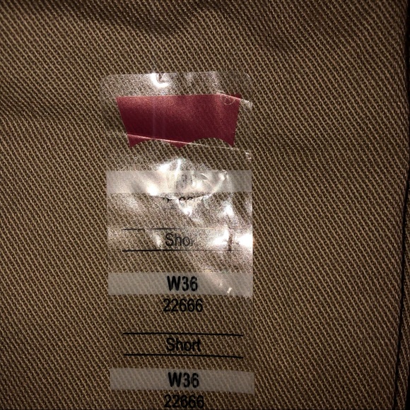 Men’s Levi’s Khaki Shorts Size 36 Short - Picture 4 of 6